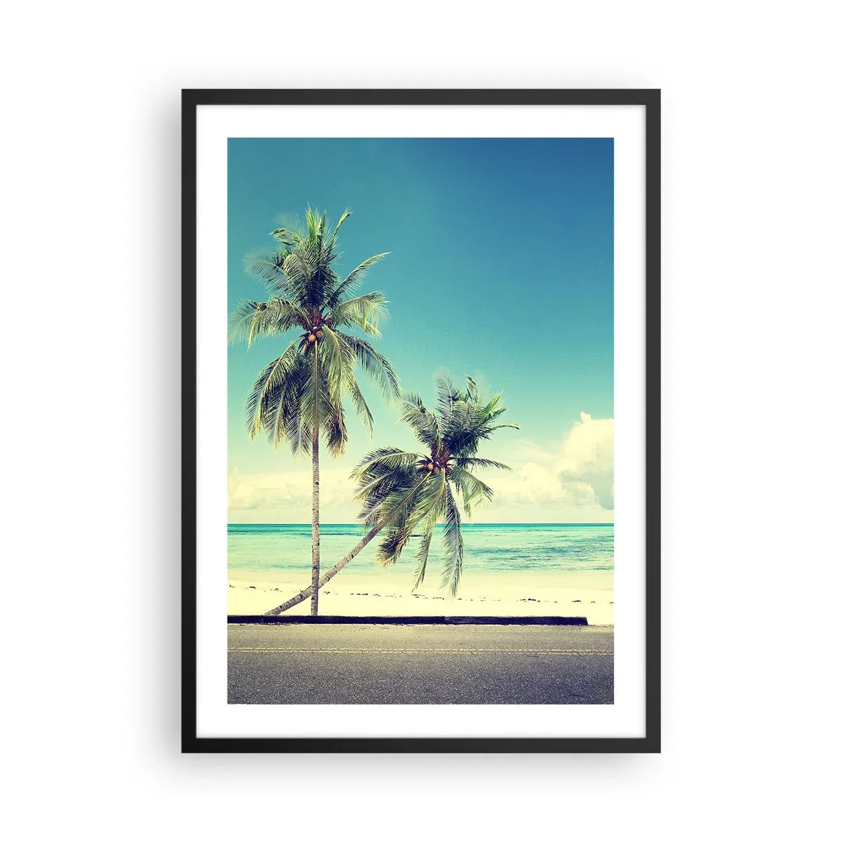 Plagát v čiernom ráme - Dve palmy na pláži s modrou oblohou - 50x70cm - Prázdniny, je čas začať - Moderná nástenná dekorácia do obývacej izby a spálne ARTTOR