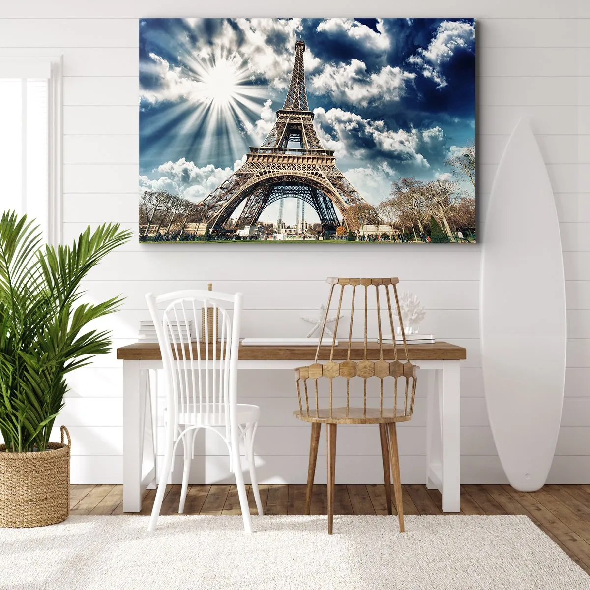 Obraz na plátne - Eiffelova veža proti slnečnej oblohe s oblakmi - 70x50cm - Jediná taká pod slnkom - Moderná nástenná dekorácia do obývacej izby a spálne ARTTOR