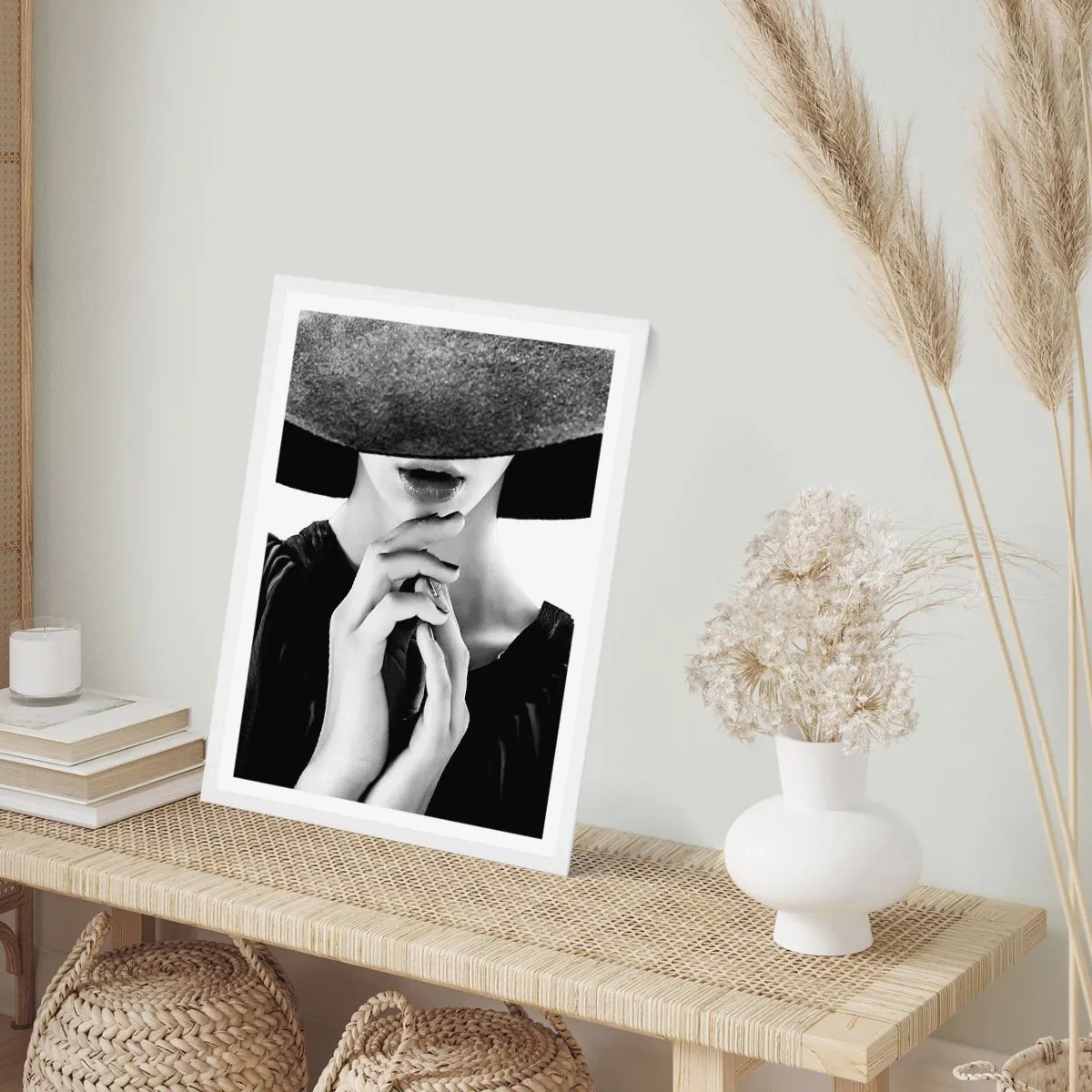 Plagát v bielom ráme - Ukrytá krása - 30x40 cm