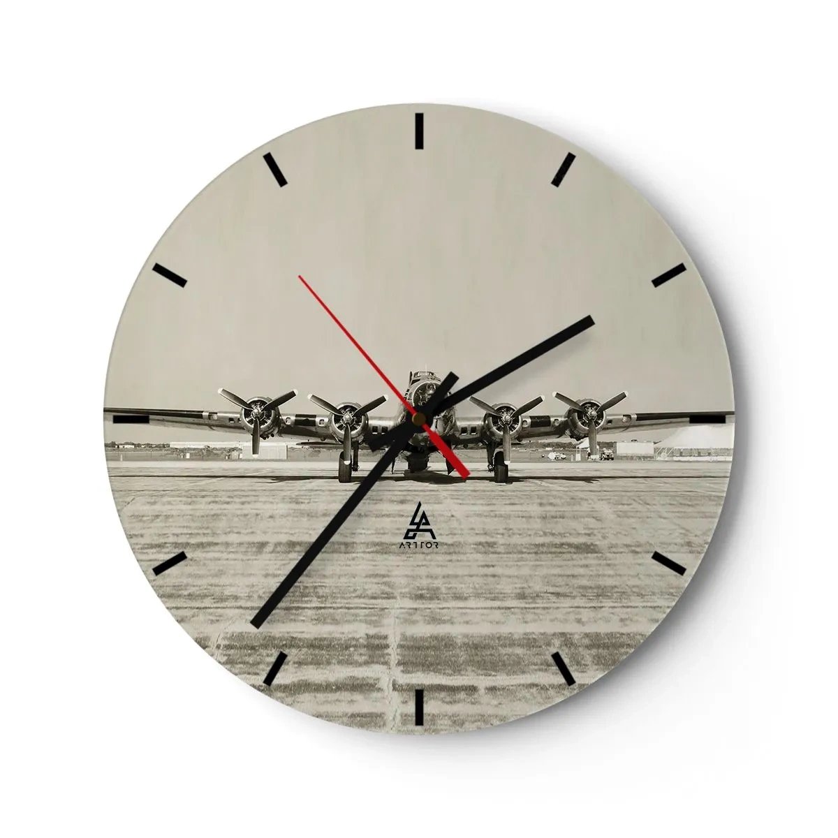 Nástenné hodiny - Staré lietadlo na retro letisku - 30x30cm - Ako vždy pripravený - Moderná nástenná dekorácia do obývacej izby, kuchyne a spálne ARTTOR