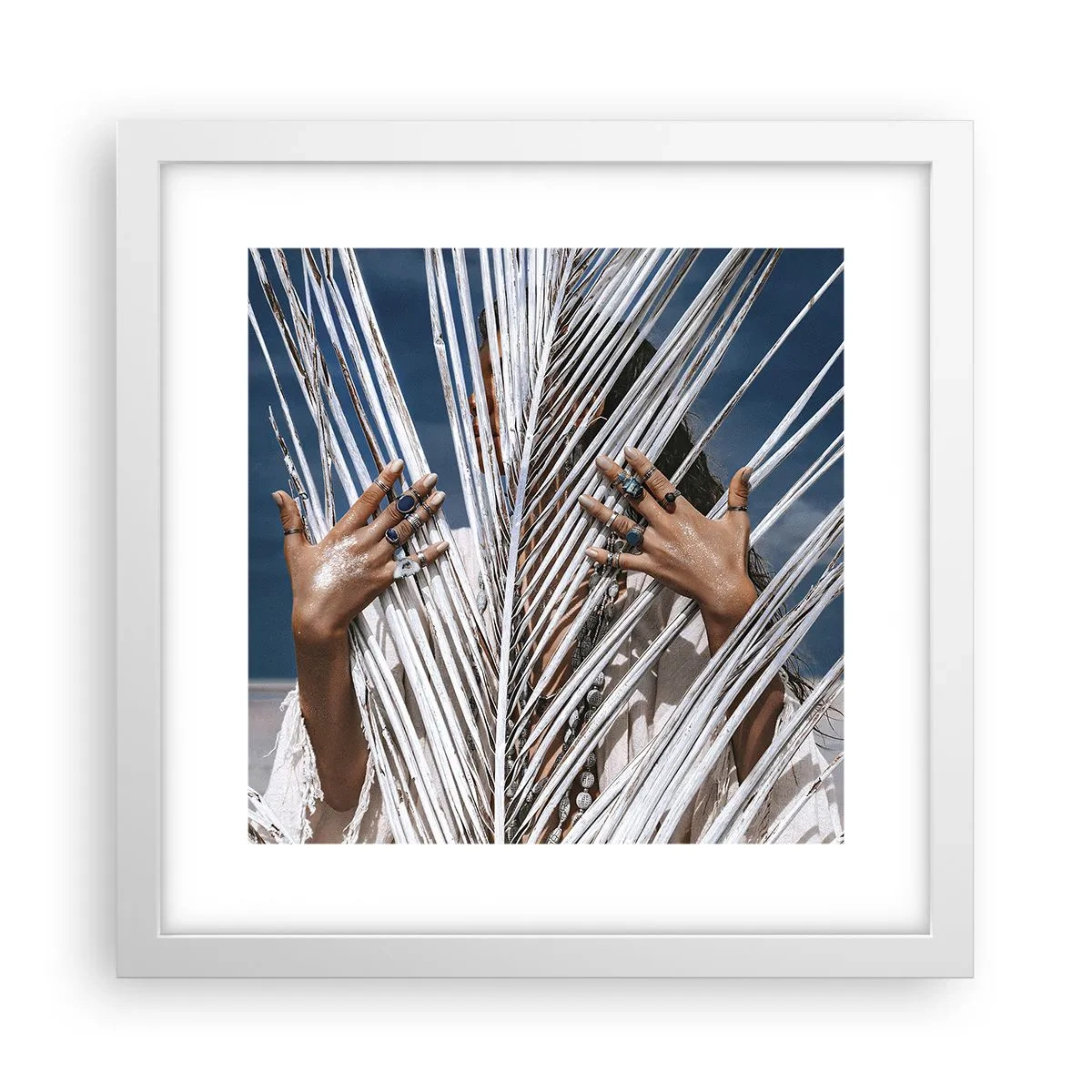 Plagát v bielom ráme - Šamanové dievča? - 30x30 cm