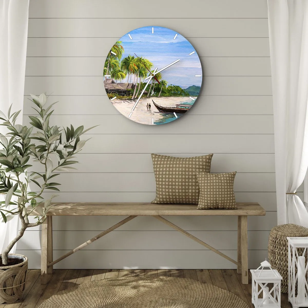 Nástenné hodiny - Pláž s palmami, loďou a exotickými budovami v pozadí - 30x30cm - Exotický sen - Moderná nástenná dekorácia do obývacej izby, kuchyne a spálne ARTTOR