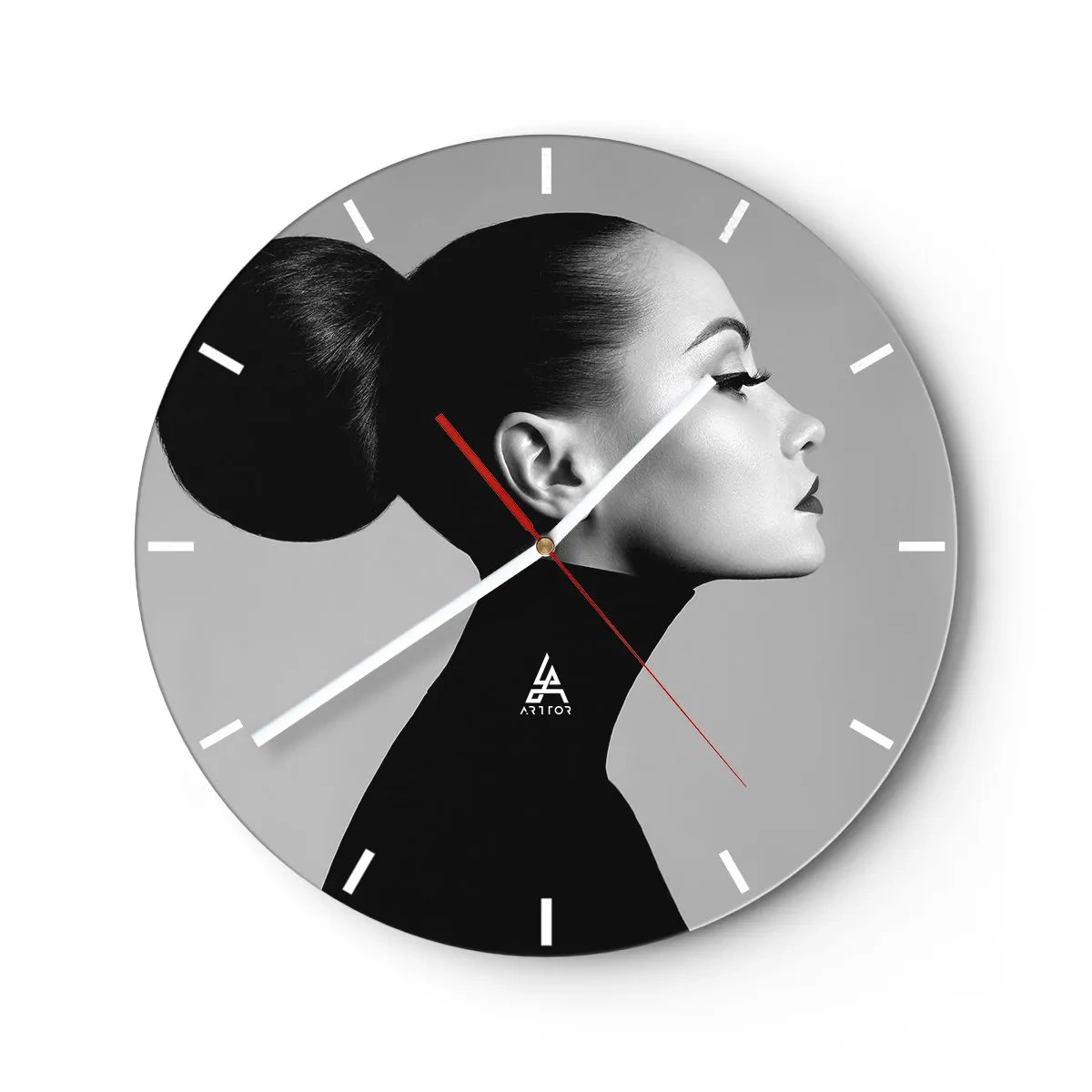 Nástenné hodiny - Profil ženy v umeleckom štýle na sivom pozadí - 30x30cm - Moderná Nefertiti - Moderná nástenná dekorácia do obývacej izby, kuchyne a spálne ARTTOR
