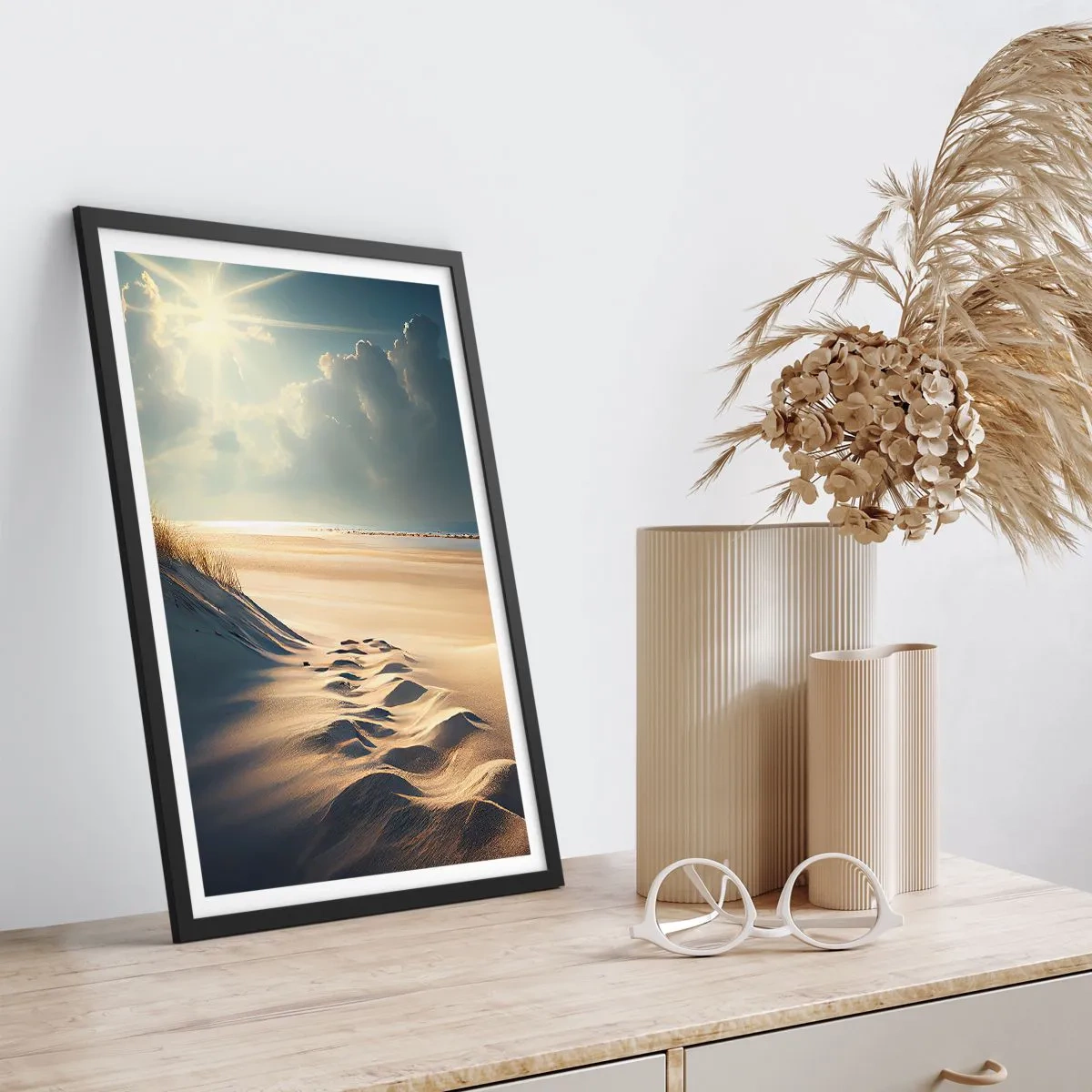 Plagát v čiernom ráme - Zlaté duny na pláži pri západe slnka - 50x70cm - Upokojujúca krajina - Moderná nástenná dekorácia do obývacej izby a spálne ARTTOR