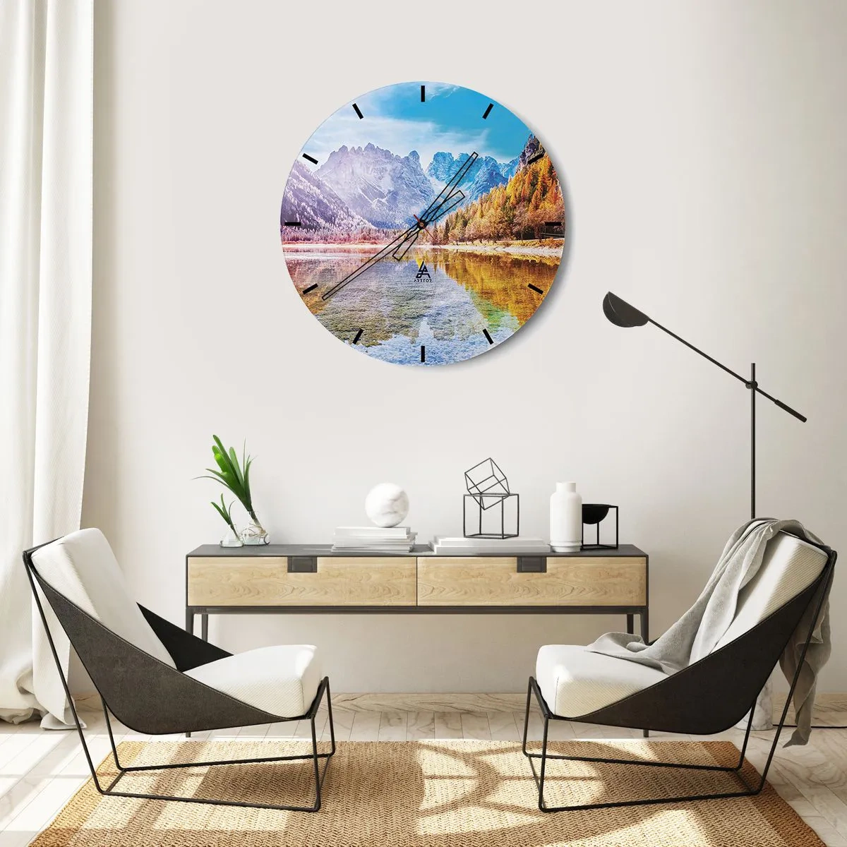 Nástenné hodiny - Horská krajina s jesenným lesom odrážajúcim sa v hladine jazera - 30x30cm - A v horách už je jeseň - Moderná nástenná dekorácia do obývacej izby, kuchyne a spálne ARTTOR