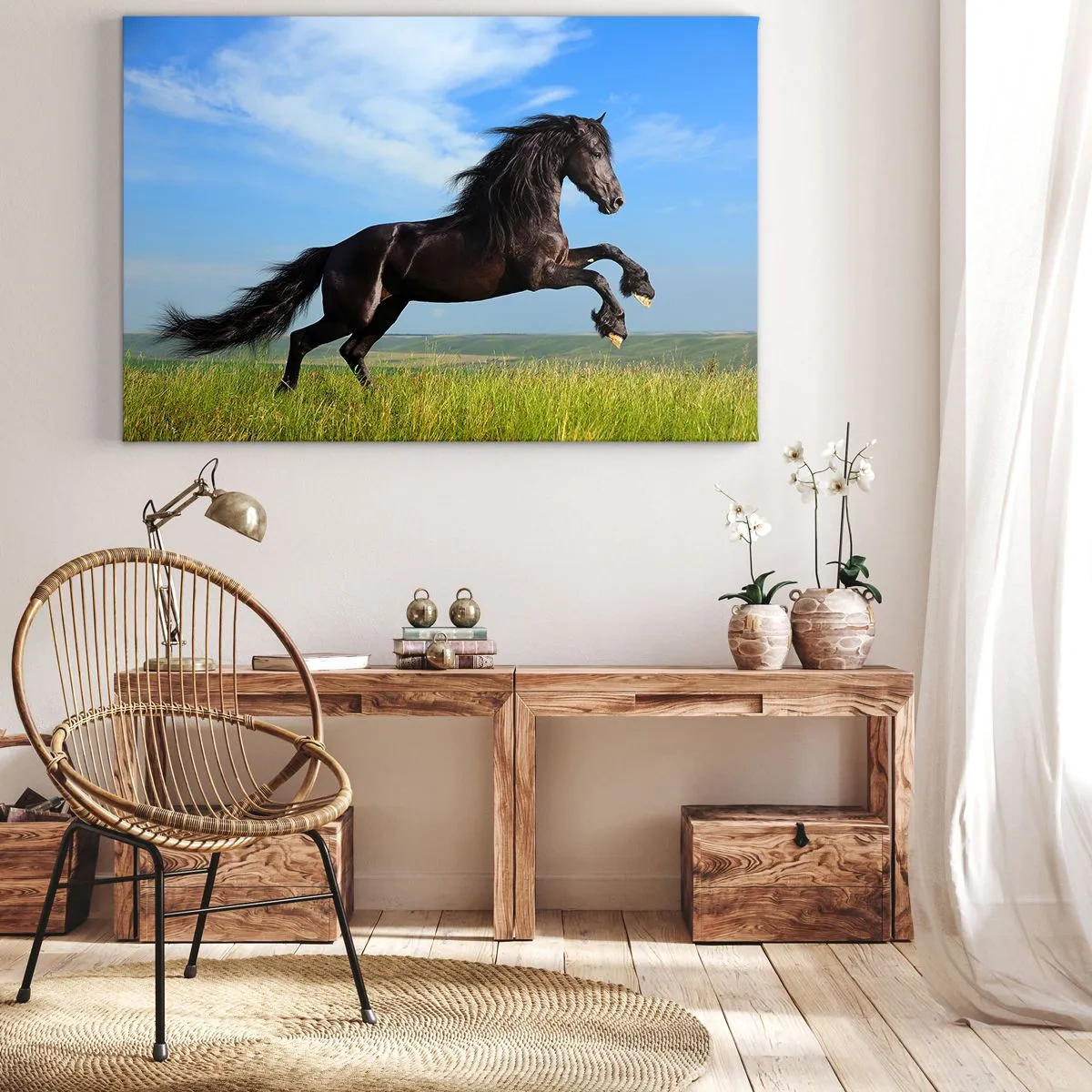 Obraz na plátne - Čierny kôň beží proti modrej oblohe a zelenej lúke - 70x50cm - Strhujúci manifest slobody - Moderná nástenná dekorácia do obývacej izby a spálne ARTTOR