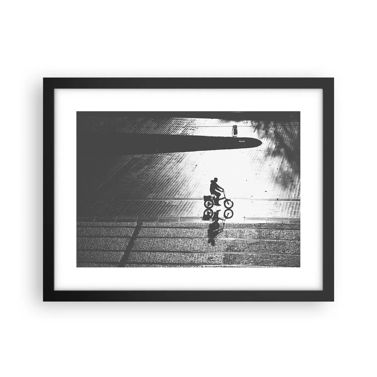 Plagát v čiernom ráme - Dopredu, cez mesto - 40x30 cm