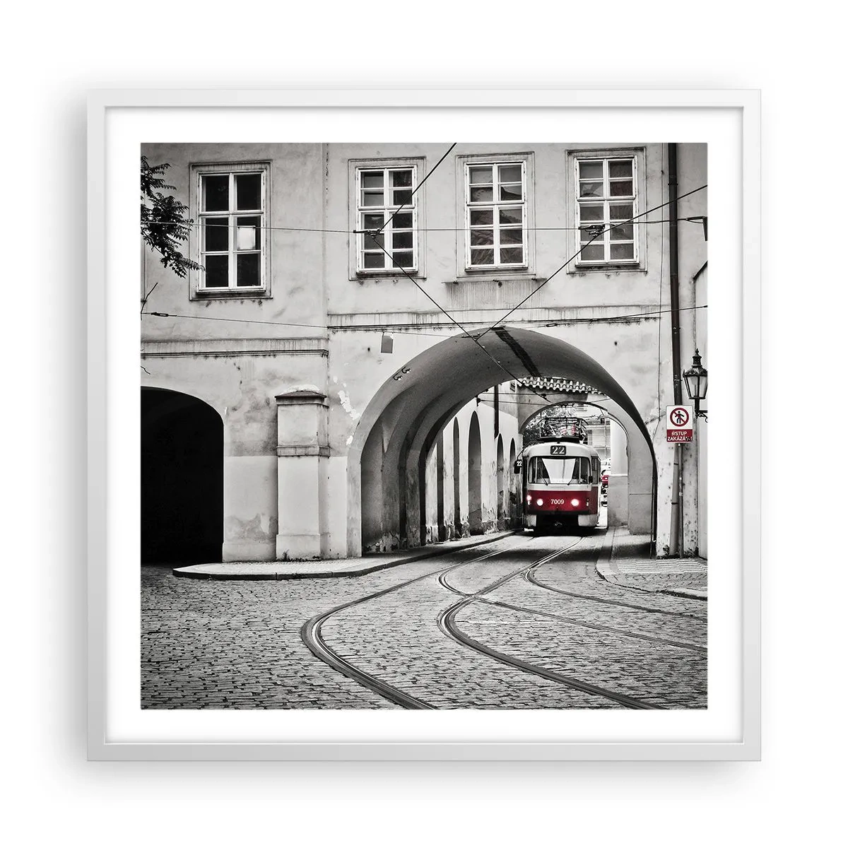 Plagát v bielom ráme - Mestským labyrintom - 60x60 cm