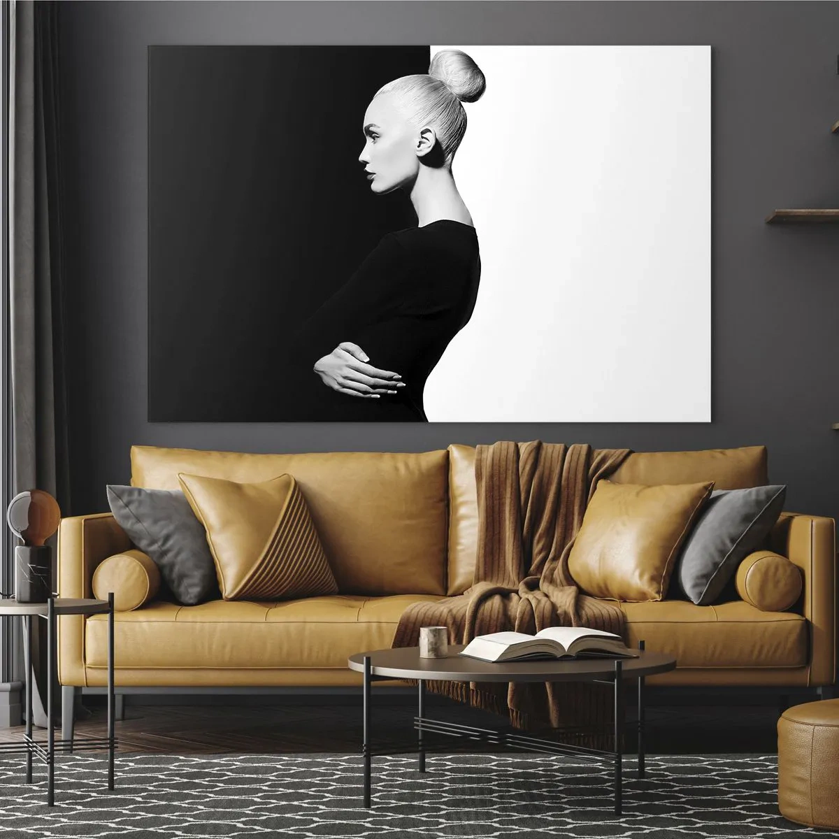 Obraz na skle - Čiernobiely portrét ženy v elegantnom drdole - 70x50cm - Proste žena - Moderná nástenná dekorácia do obývacej izby a spálne ARTTOR