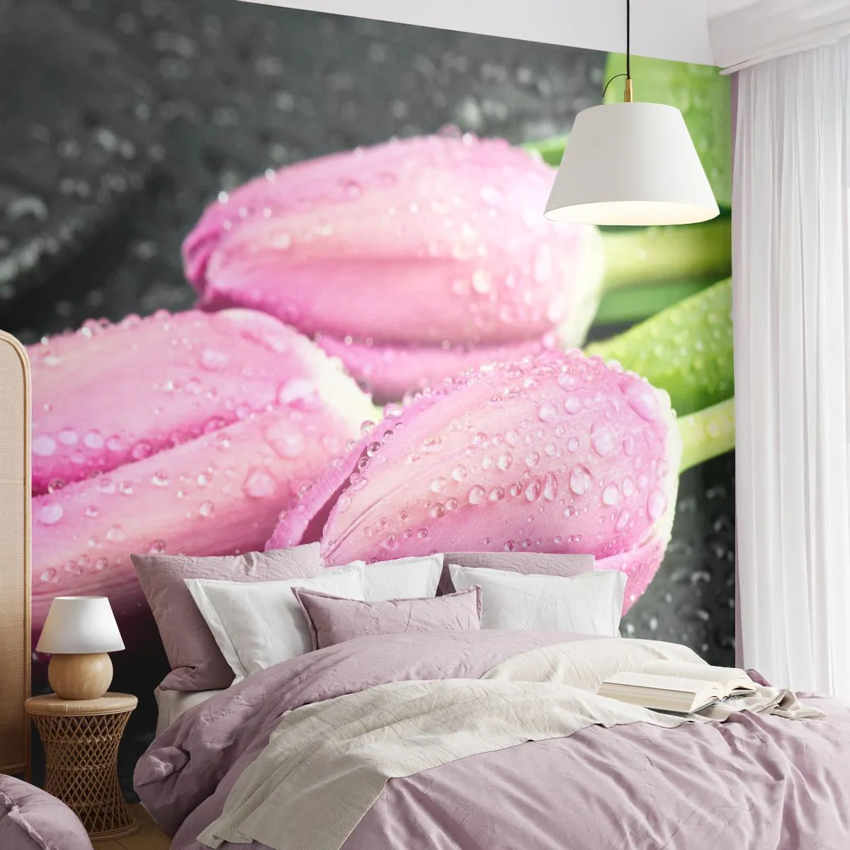 Fototapeta Standard Eco - Ružové tulipány pokryté kvapkami vody na čiernych kameňoch - 100x70cm - Ľaliová trojica na čiernom kameni - Moderná nástenná dekorácia do obývacej izby a spálne ARTTOR