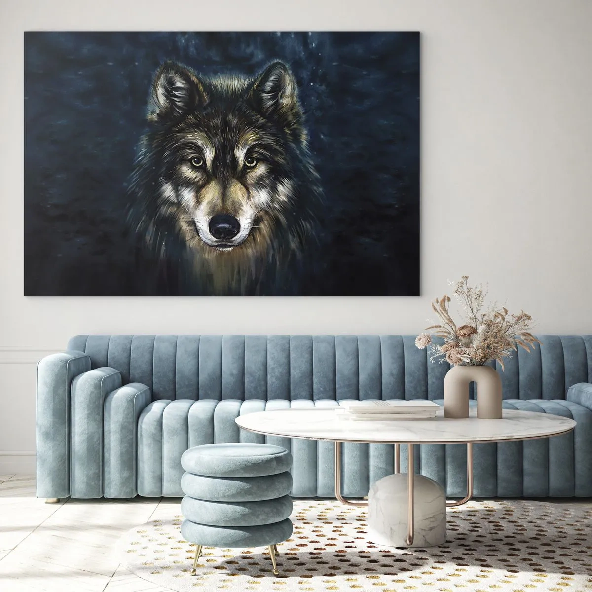 Obraz na skle - Vlk na tmavom lesnom pozadí v realistickom štýle. - 70x50cm - Alfa? A omega - Moderná nástenná dekorácia do obývacej izby a spálne ARTTOR