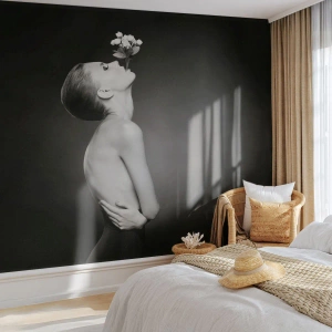 Fototapeta Premium Canvas - Excentrická elegancia - Telo, Kvety, Model - 350x256 cm
