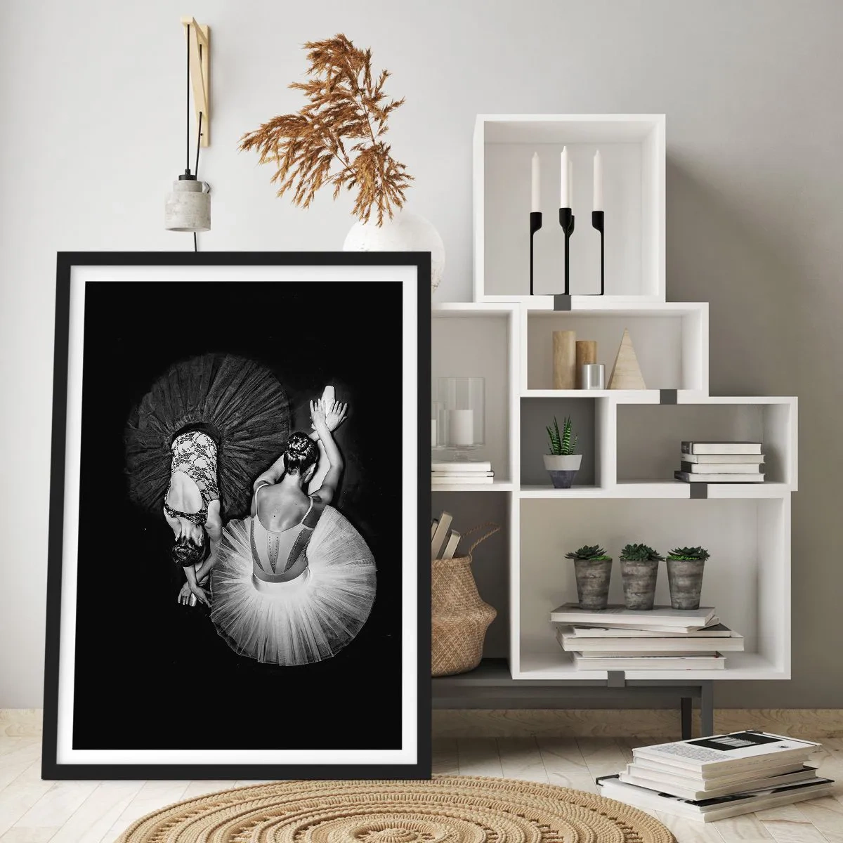 Plagát v čiernom ráme - Baleríny na čiernobielom zábere zhora - 50x70cm - Jin a jang – ideálna rovnováha - Moderná nástenná dekorácia do obývacej izby a spálne ARTTOR