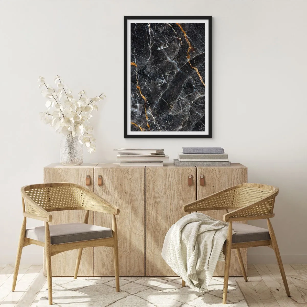 Plagát v čiernom ráme - Čierny mramor s jemnými zlatými žilami v elegantnom ráme - 50x70cm - Vnútorný život kameňa - Moderná nástenná dekorácia do obývacej izby a spálne ARTTOR