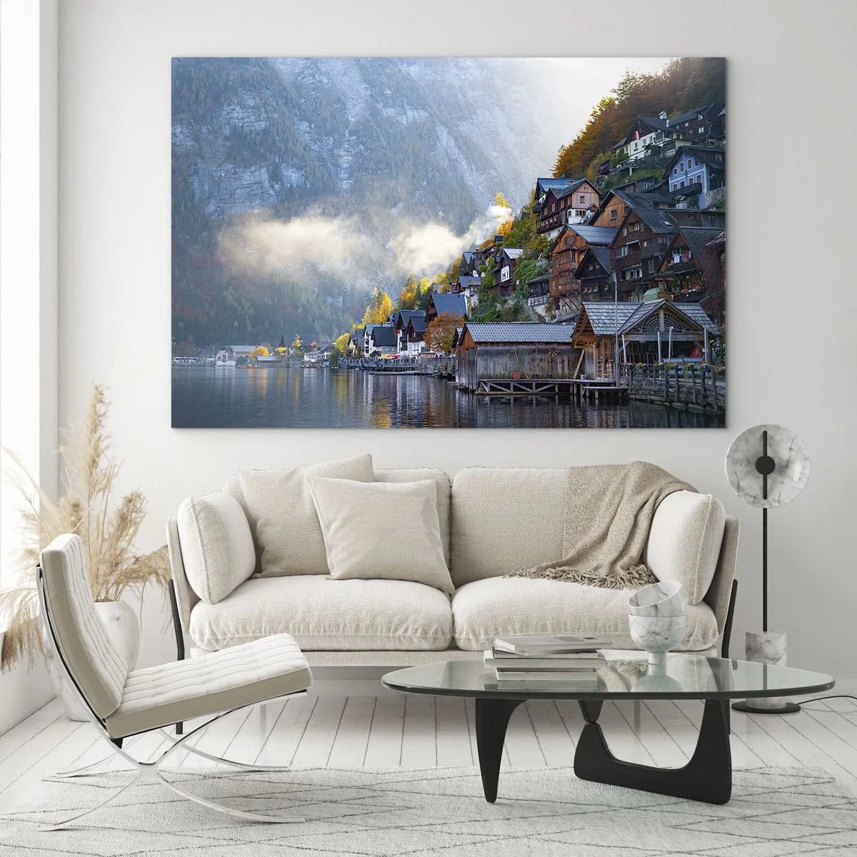 Obraz na skle - Jesenné ráno v horskom mestečku pri jazere - 70x50cm - Alpská krajina - Moderná nástenná dekorácia do obývacej izby a spálne ARTTOR