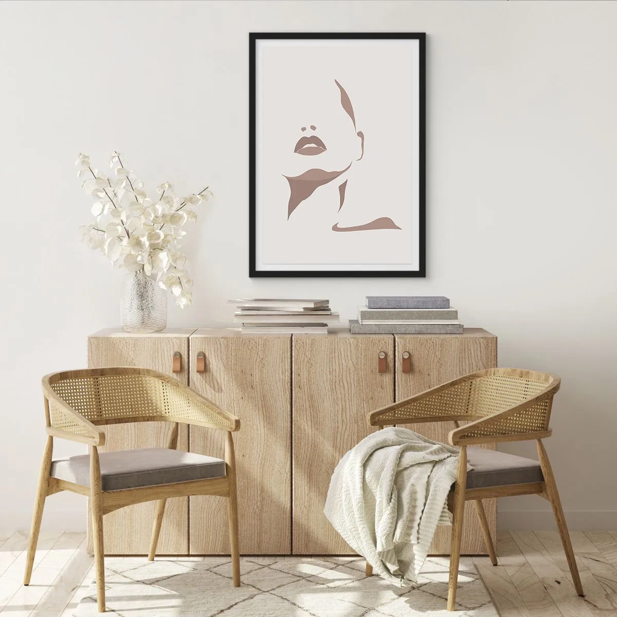 Plagát v čiernom ráme - Minimalistický portrét tváre v odtieňoch béžovej a hnedej. - 50x70cm - Stvorená zo svetla a tieňa - Moderná nástenná dekorácia do obývacej izby a spálne ARTTOR