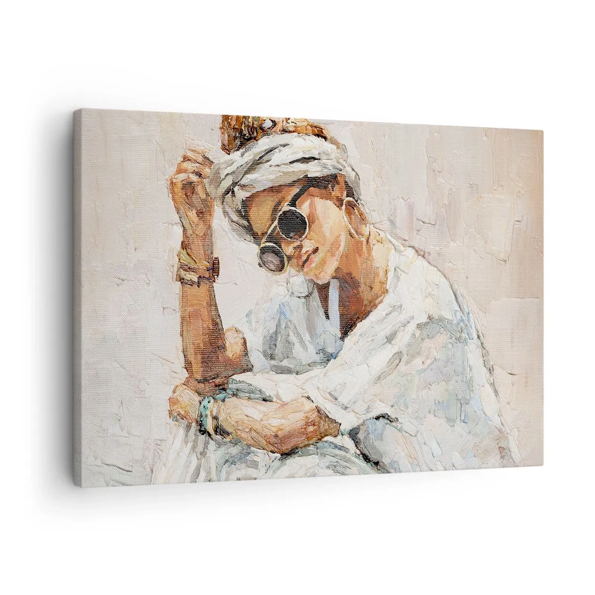 Obraz na plátne - Portrét ženy so slnečnými okuliarmi oproti svetlej stene - 70x50cm - Portrét v plnom slnku - Moderná nástenná dekorácia do obývacej izby a spálne ARTTOR