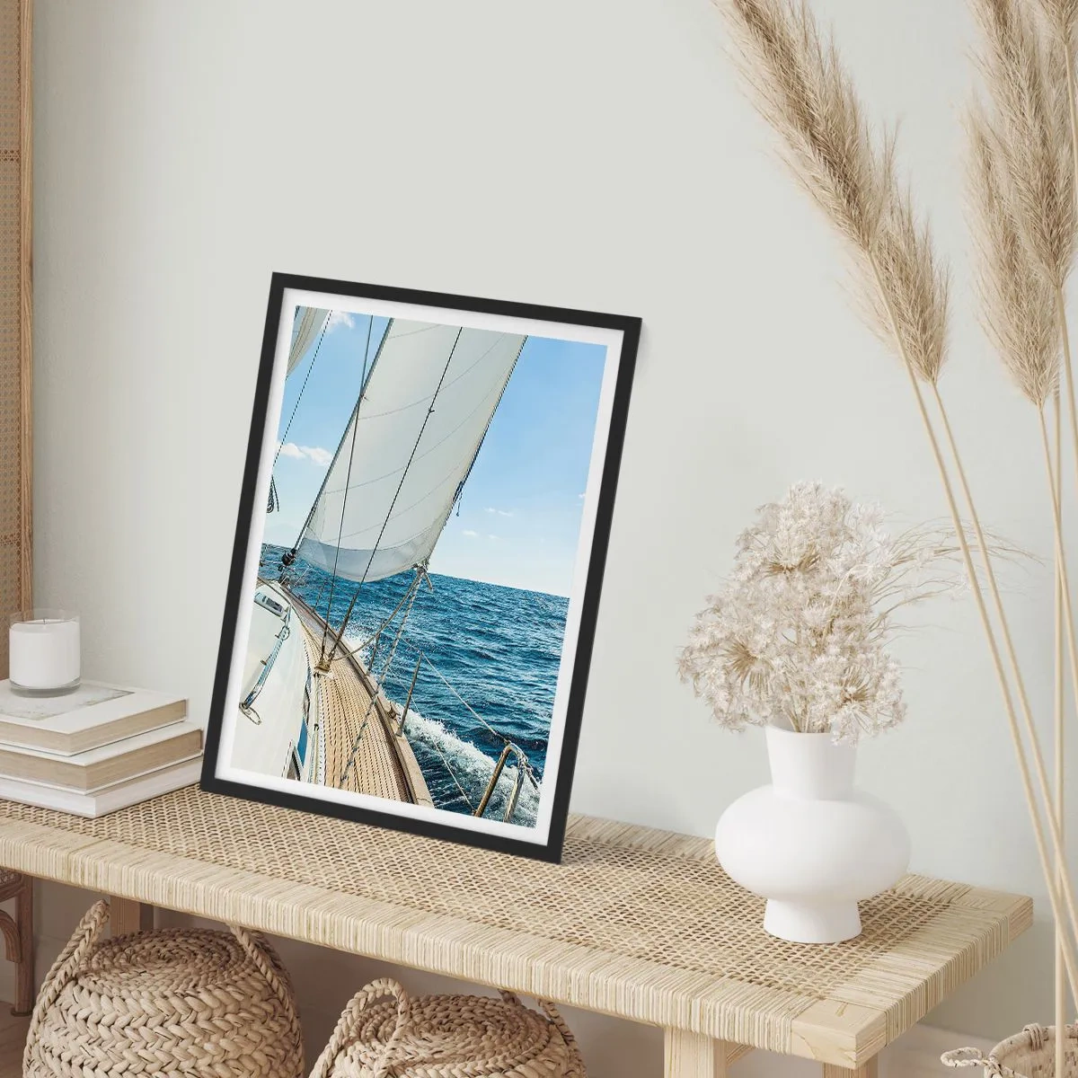 Plagát v čiernom ráme - Plachetnica na otvorenom mori za slnečného dňa - 50x70cm - Ahoj, dobrodružstvo - Moderná nástenná dekorácia do obývacej izby a spálne ARTTOR