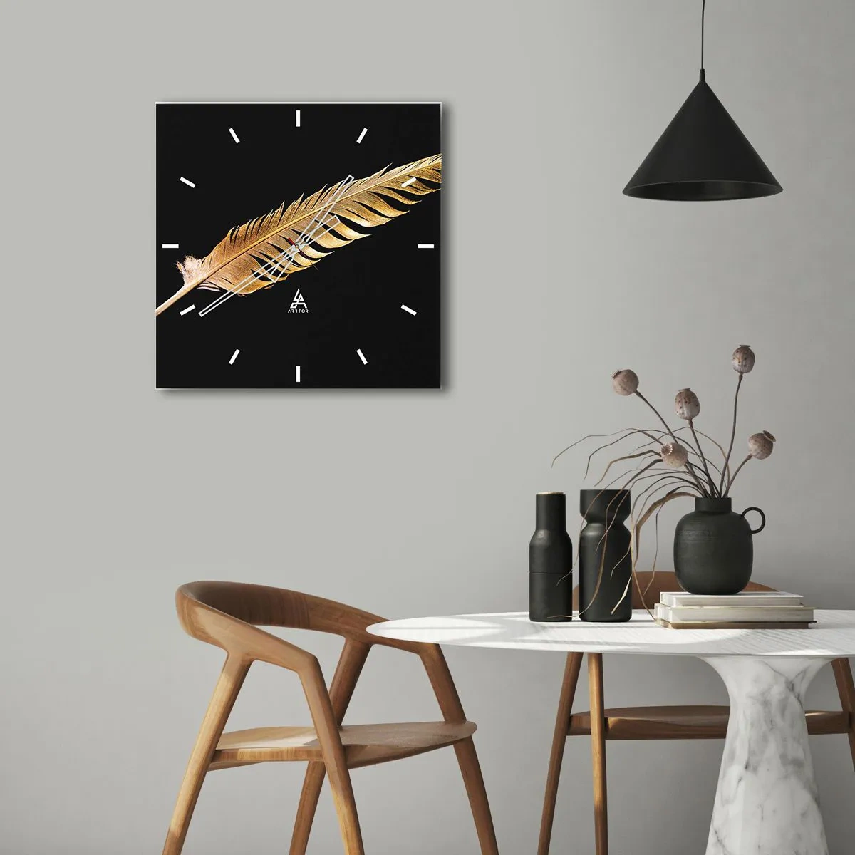 Nástenné hodiny - Krásne pierko… - 30x30 cm