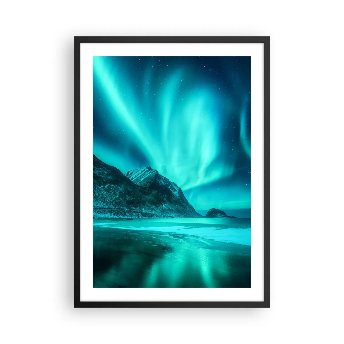 Plagát v čiernom ráme - Fotografický záber polárnej žiary nad hornatou krajinou - 50x70cm - Divy severu - Moderná nástenná dekorácia do obývacej izby a spálne ARTTOR