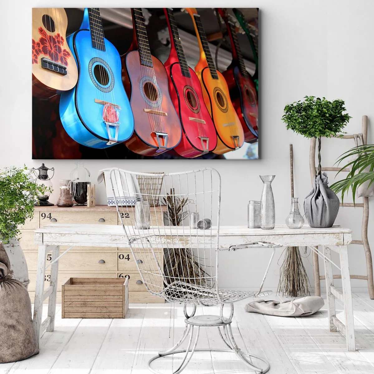 Obraz na plátne - Farebné akustické gitary visia v rade vystavené - 70x50cm - Latinskoamerická atmosféra - Moderná nástenná dekorácia do obývacej izby a spálne ARTTOR
