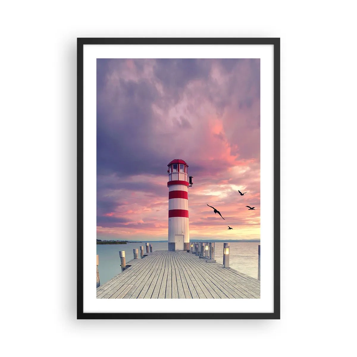 Plagát v čiernom ráme - Maják na pozadí západu slnka - 50x70cm - Čas ísť do prístavu - Moderná nástenná dekorácia do obývacej izby a spálne ARTTOR