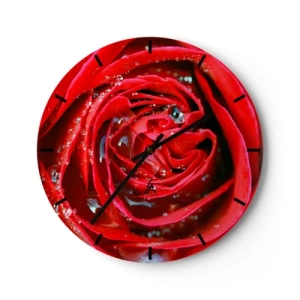 Nástenné hodiny - Detailný záber červenej ruže pokrytej kvapkami vody - 30x30cm - V kvapkách rosy - Moderná nástenná dekorácia do obývacej izby, kuchyne a spálne ARTTOR