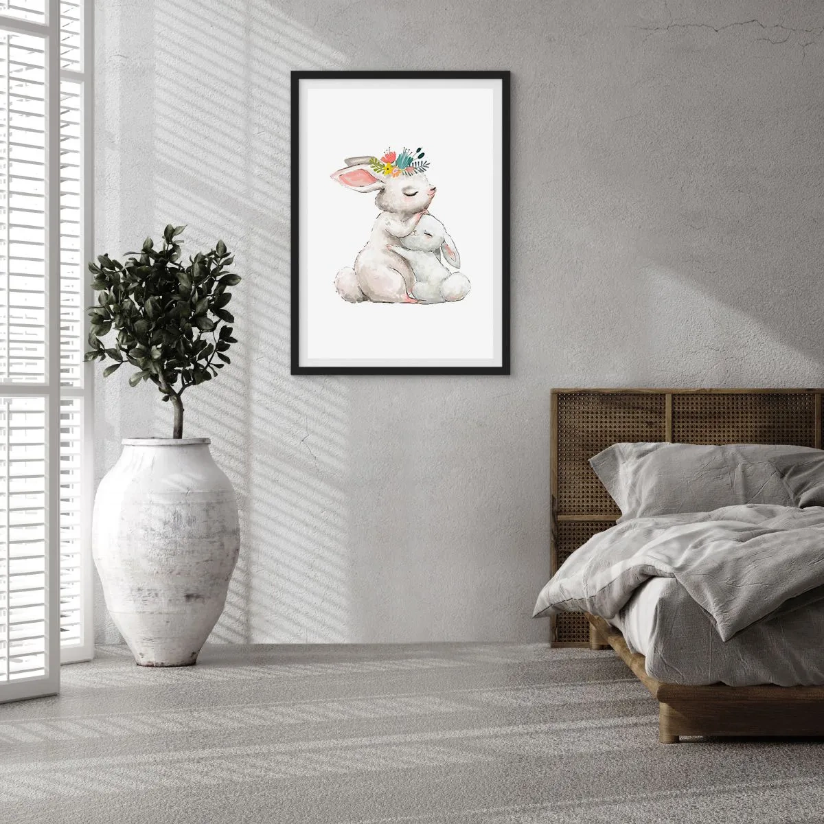 Plagát v čiernom ráme - Dvaja zajačici v objatí s kvetinovým vencom na hlavách - 50x70cm - Najlepšie je u mamy - Moderná nástenná dekorácia do obývacej izby a spálne ARTTOR