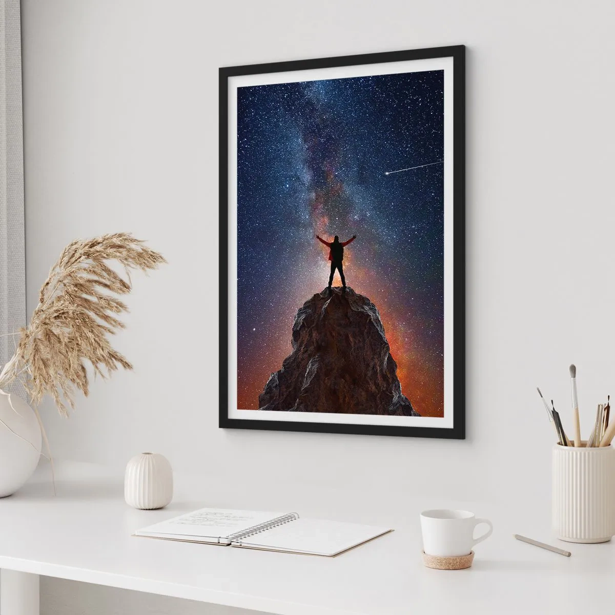 Plagát v čiernom ráme - Silueta na vrchole skaly s hviezdnou oblohou v pozadí - 50x70cm - Sila je so mnou! - Moderná nástenná dekorácia do obývacej izby a spálne ARTTOR