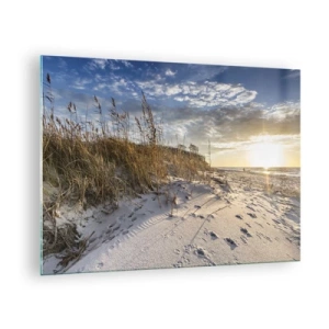 Obraz na skle - Piesočnatá pláž pri západe slnka s trávou pri dune - 70x50cm - Pozvánka na prechádzku - Moderná nástenná dekorácia do obývacej izby a spálne ARTTOR