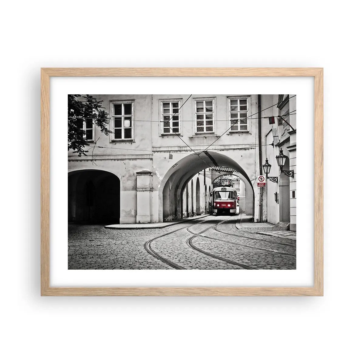 Plagát v ráme zo svetlého duba - Mestským labyrintom - 50x40 cm