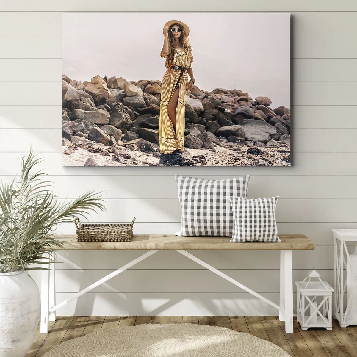 Obraz na plátne - Žena v boho štýle na pozadí skalnatej pláže - 70x50cm - Kúzlo kameňov - Moderná nástenná dekorácia do obývacej izby a spálne ARTTOR