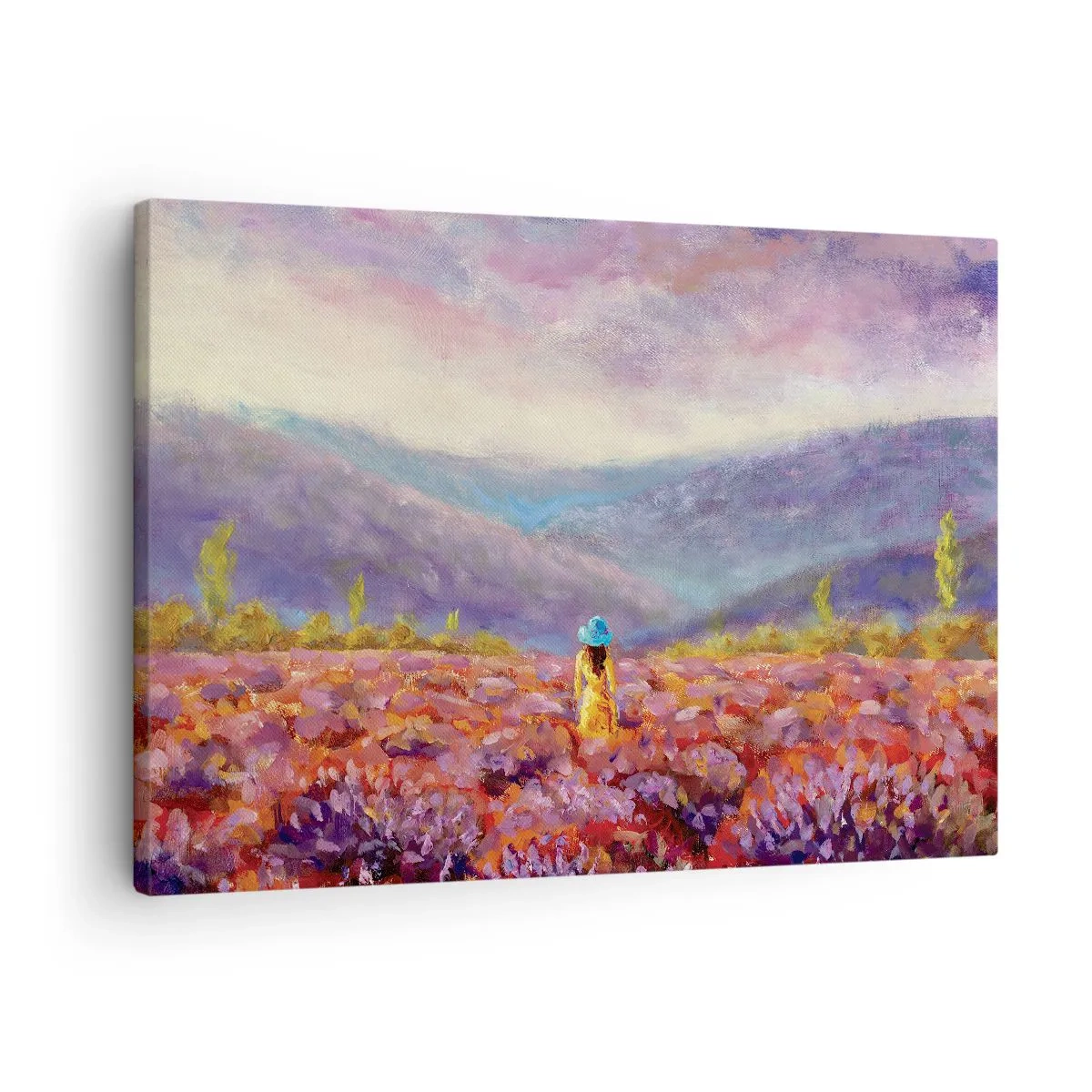 Obraz na plátne - Žena v klobúku prechádza cez levanduľové pole. - 70x50cm - V levanduľovom svete - Moderná nástenná dekorácia do obývacej izby a spálne ARTTOR