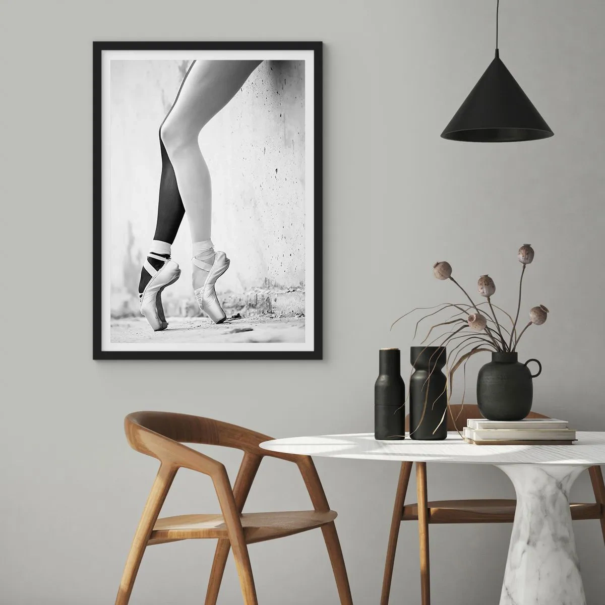 Plagát v čiernom ráme - Jemnosť baletu - 50x70cm - Balerína, voila! - Moderná nástenná dekorácia do obývacej izby a spálne ARTTOR