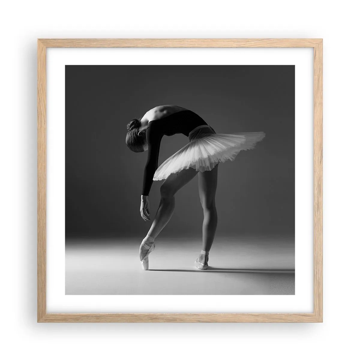 Plagát v ráme zo svetlého duba - Bella ballerina - 50x50 cm