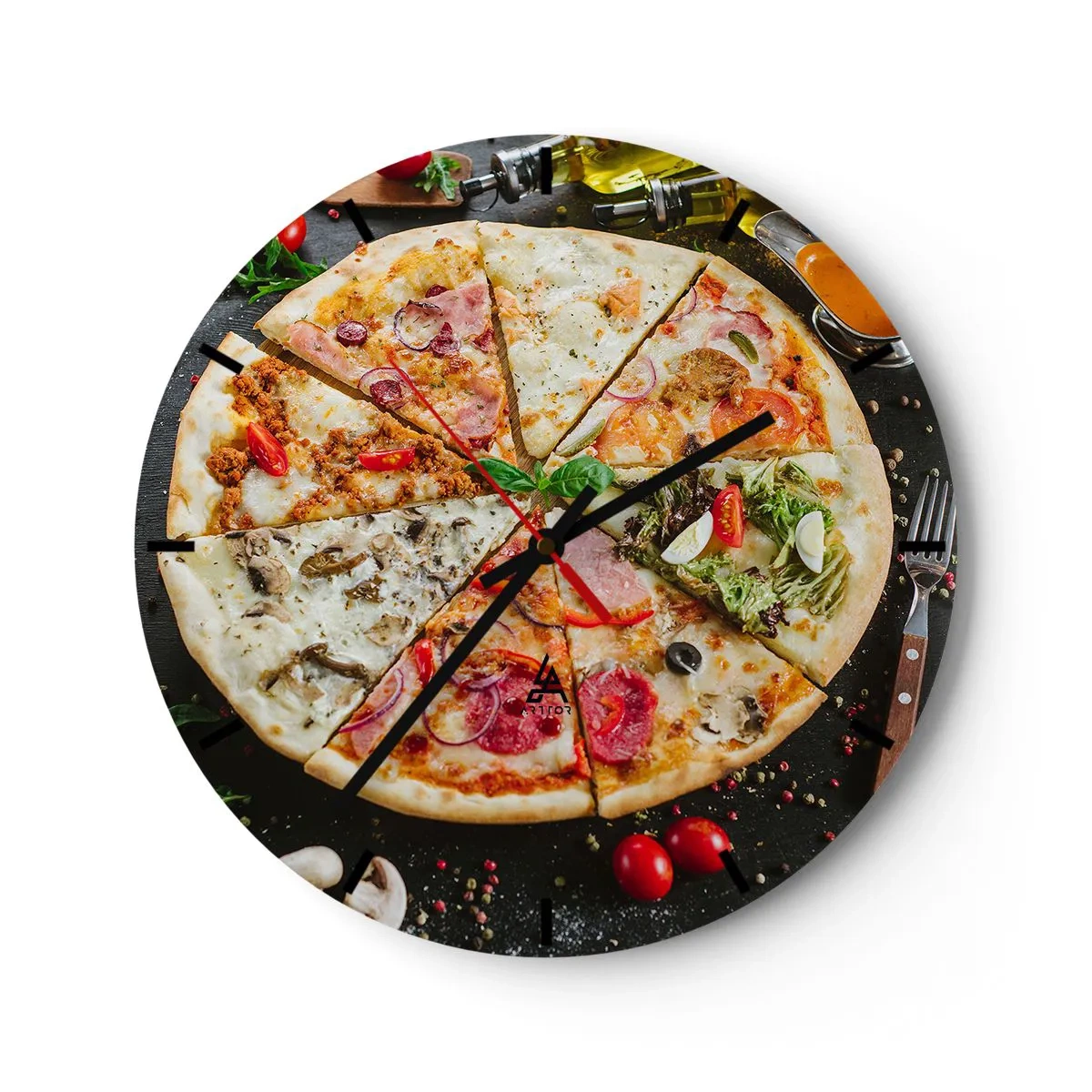 Nástenné hodiny - Chutná pizza s rôznymi prísadami na čiernom pozadí - 30x30cm - Vejár chutí - Moderná nástenná dekorácia do obývacej izby, kuchyne a spálne ARTTOR