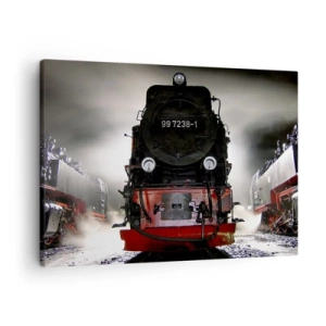 Obraz na plátne - Parná lokomotíva obklopená parou na pozadí tmavej oblohy v atmosférickom prostredí - 70x50cm - Stojí a sápe, funí a fúka - Moderná nástenná dekorácia do obývacej izby a spálne ARTTOR