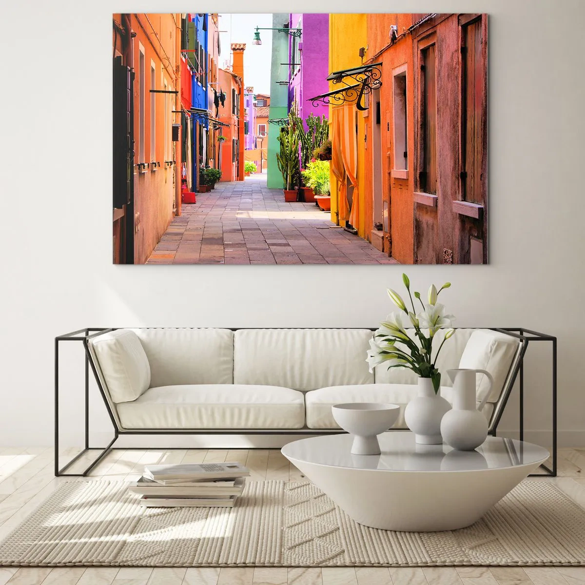 Obraz na skle - Farebná ulica s činžiakovými domami v teplých odtieňoch - 70x50cm - Dúhová ulička - Moderná nástenná dekorácia do obývacej izby a spálne ARTTOR
