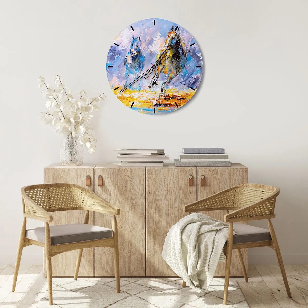 Nástenné hodiny - Dva kone v dynamickom behu na farebnom pozadí - 30x30cm - Cvalom cez žiaru - Moderná nástenná dekorácia do obývacej izby, kuchyne a spálne ARTTOR