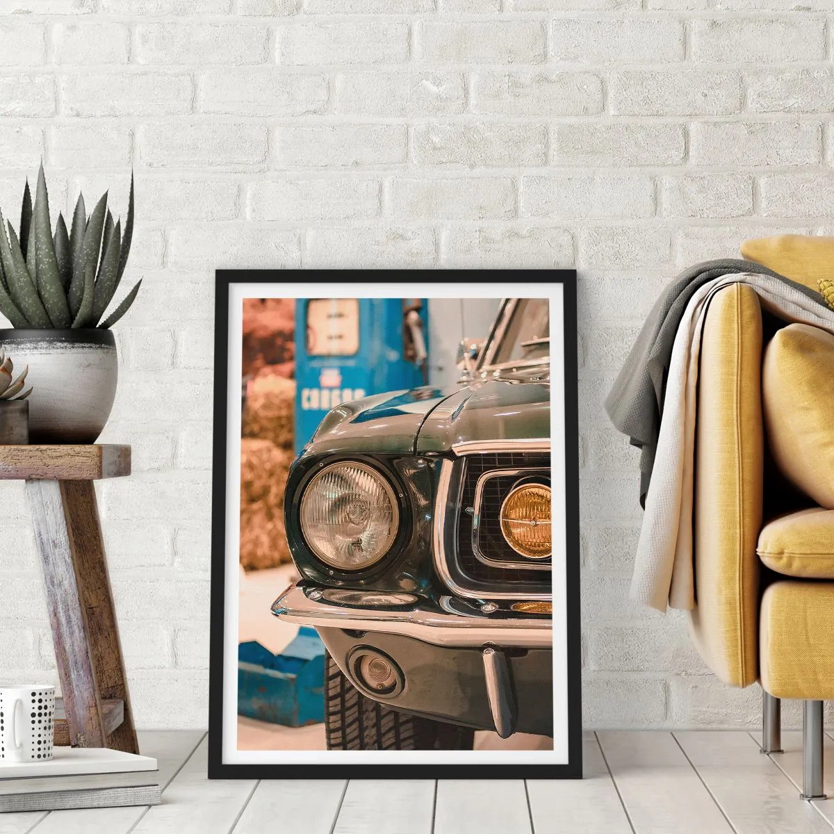 Plagát v čiernom ráme - Detailný záber na svetlomet klasického retro auta - 50x70cm - Stretnutie s legendou - Moderná nástenná dekorácia do obývacej izby a spálne ARTTOR