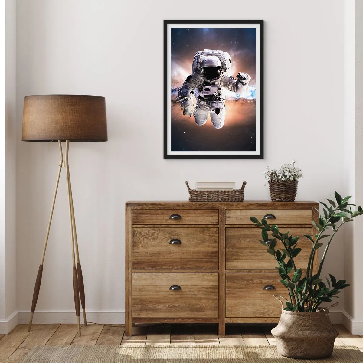 Plagát v čiernom ráme - Astronaut vo vesmíre - 50x70cm - Pozdravy z vesmíru - Moderná nástenná dekorácia do obývacej izby a spálne ARTTOR