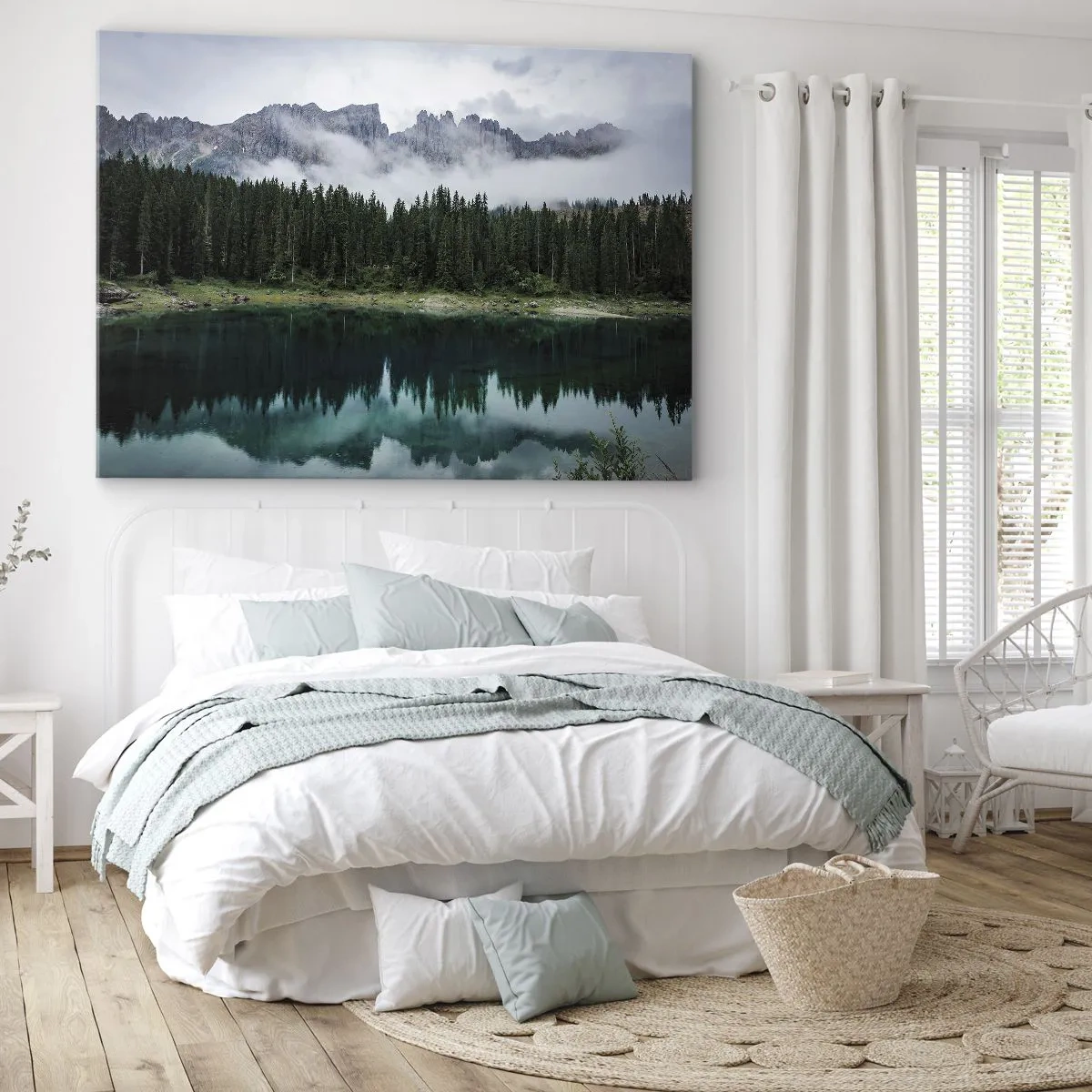 Obraz na plátne - Horská krajina s lesom a jazerom odrážajúcim oblohu - 70x50cm - Ticho, ticho, neprebuďme spiacu vodu…. - Moderná nástenná dekorácia do obývacej izby a spálne ARTTOR