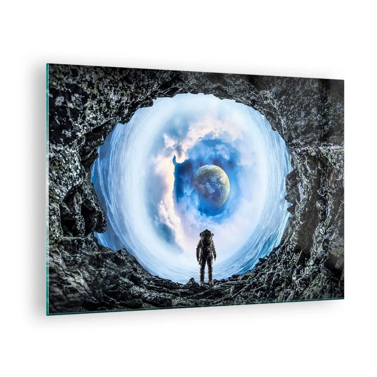 Obraz na skle - Astronaut pozerajúci sa na Zem zvnútra skalnatej jaskyne. - 70x50cm - Už blízko domova - Moderná nástenná dekorácia do obývacej izby a spálne ARTTOR