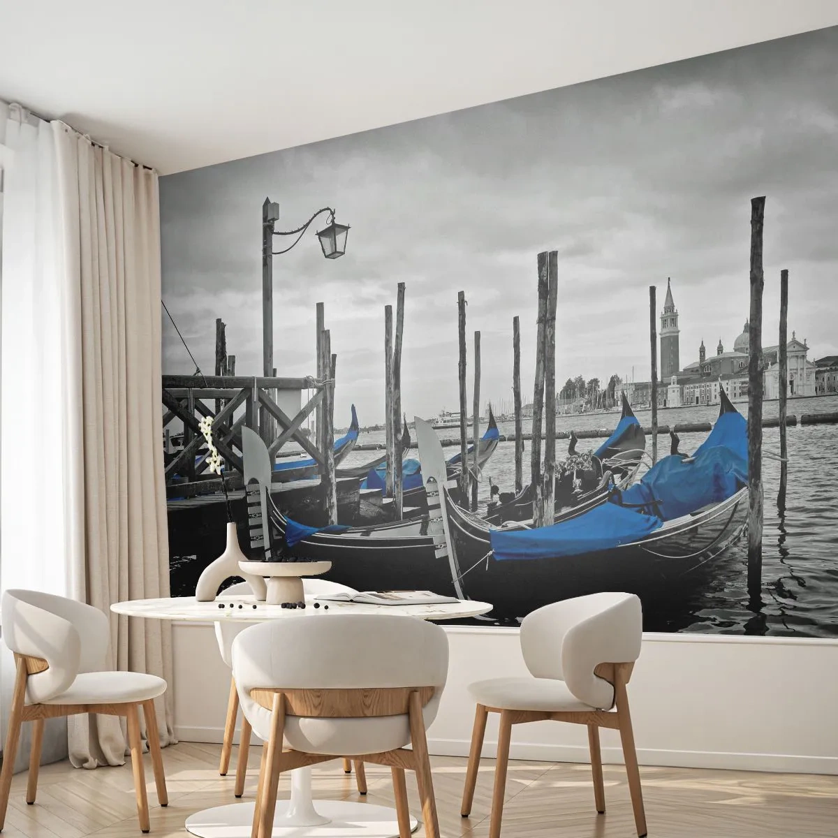 Samolepiaca Fototapeta Deluxe Sticker - Zamyslené Benátky - Mesto, Benátky, Taliansko - 250x175 cm