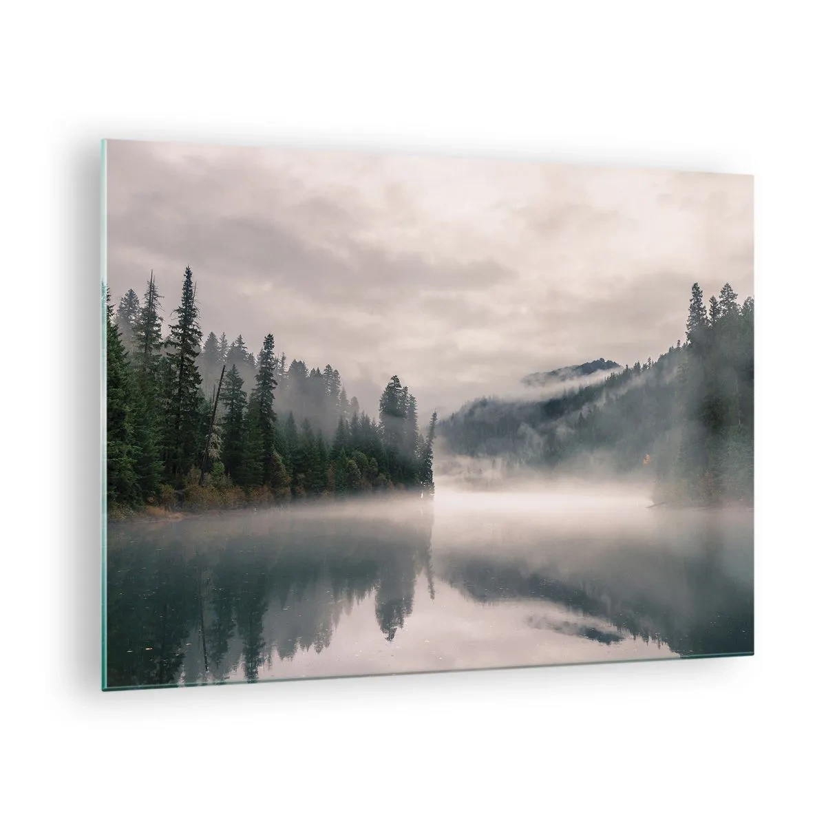 Obraz na skle - Ranný pohľad na jazero v lese, zahalené v hmle - 70x50cm - V zamyslení, v hmle - Moderná nástenná dekorácia do obývacej izby a spálne ARTTOR