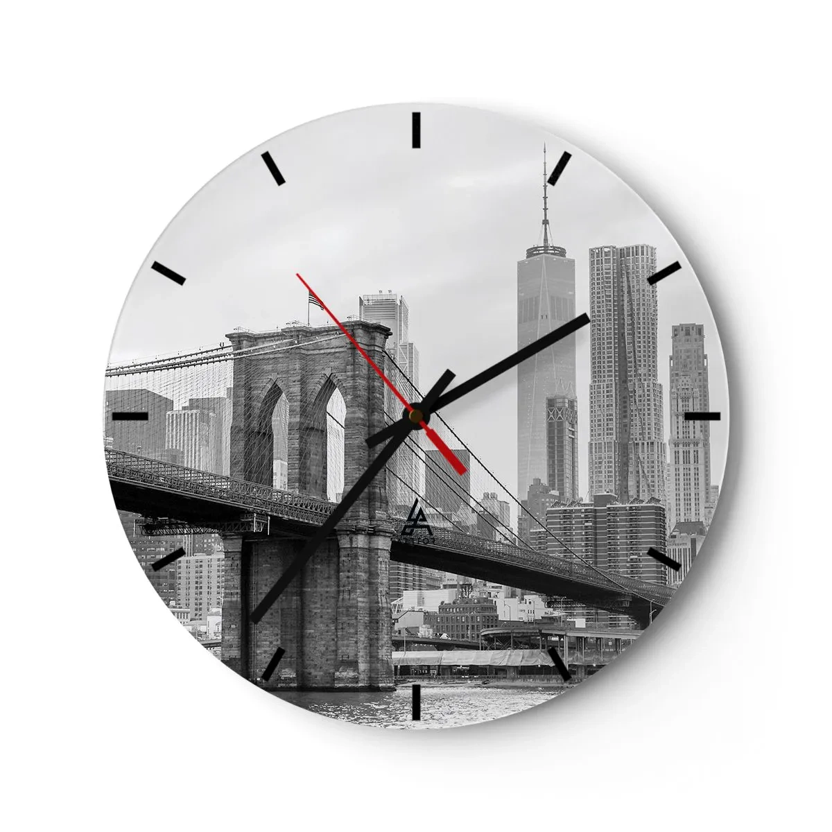 Nástenné hodiny - Brooklynský most proti panoráme mesta v čiernobielej farbe - 30x30cm - Newyorské zázraky - Moderná nástenná dekorácia do obývacej izby, kuchyne a spálne ARTTOR