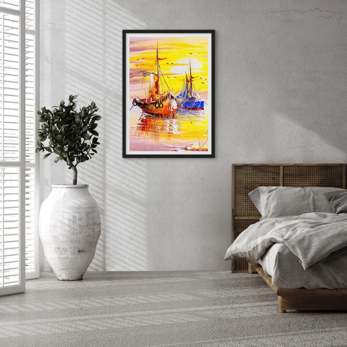 Plagát v čiernom ráme - Farebné plachetnice pri západe slnka - 50x70cm - Zaslúžený odpočinok v prístave - Moderná nástenná dekorácia do obývacej izby a spálne ARTTOR