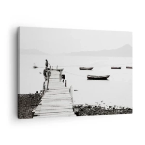 Obraz na plátne - Drevené mólo a lode na pokojnej vode - 70x50cm - Pri tichej a čistej vode - Moderná nástenná dekorácia do obývacej izby a spálne ARTTOR