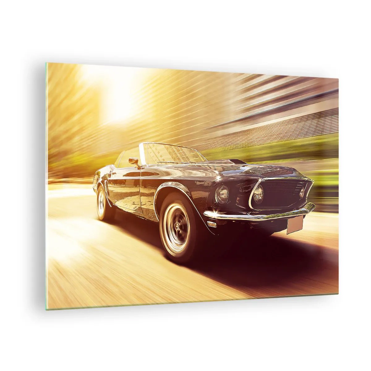 Obraz na skle - Klasické auto v pohybe na slnku - 70x50cm - 1967 - návrat legendy - Moderná nástenná dekorácia do obývacej izby a spálne ARTTOR