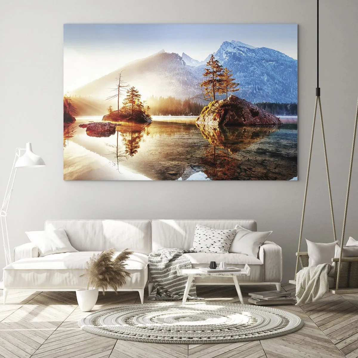 Obraz na skle - Horská krajina ráno so stromami a odrazom v jazere - 70x50cm - Príroda v novom svetle - Moderná nástenná dekorácia do obývacej izby a spálne ARTTOR